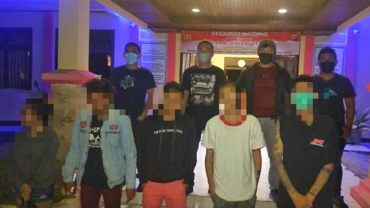 Pesta Miras dan Hirup Lem, 5 Pemuda Tomohon Diamankan Tim Totosik di Pasar Wilken