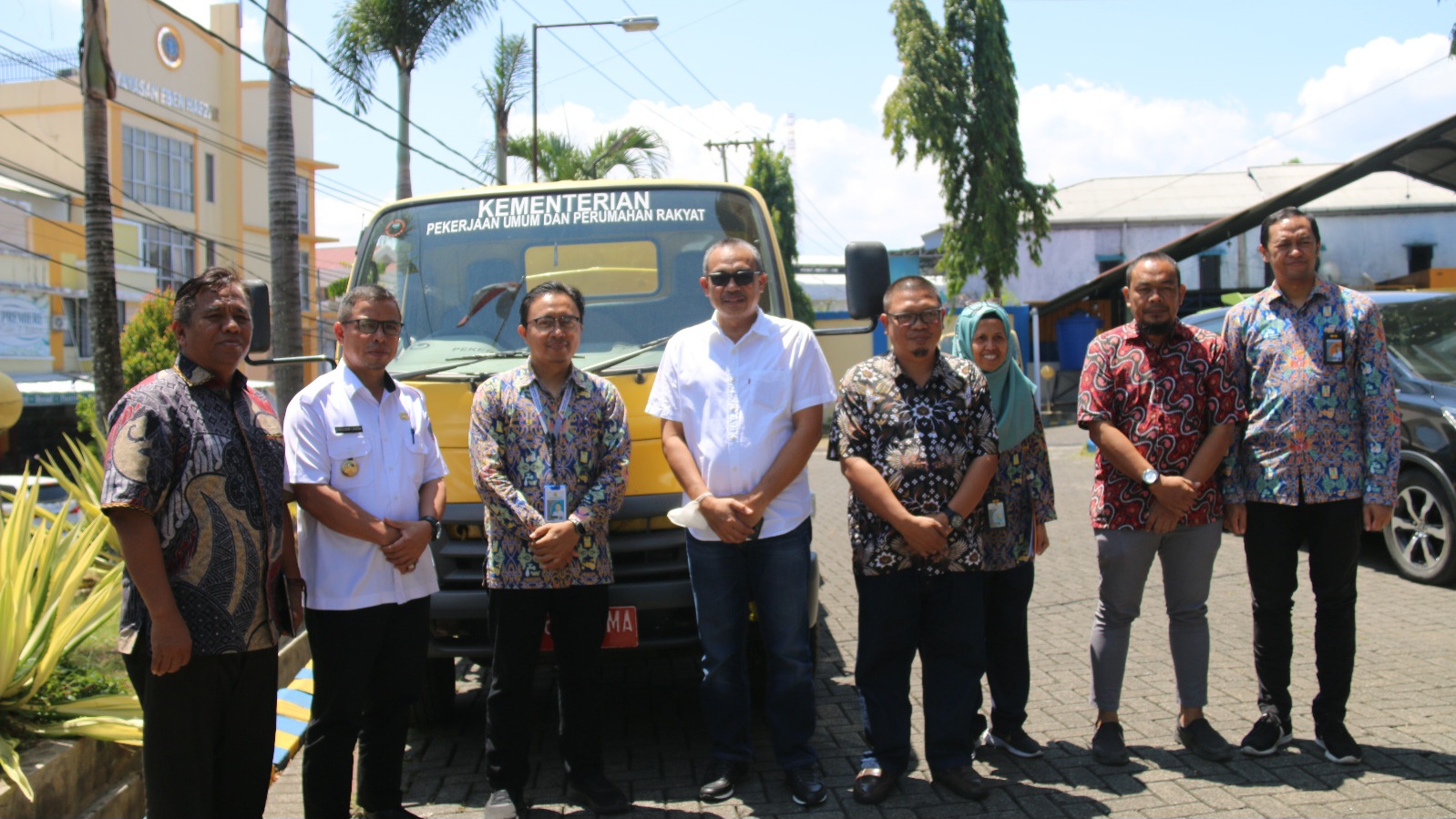 Sirajudin Bawa Pulang 1 Unit Mobil Tangki Air Bantuan Kementerian PUPR