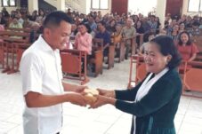 Keluarga Kandoli-Antou Sumbang 100 Juta untuk Gereja Baru GMIM Anugerah Lowu 1