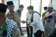 Perkuat Silaturahmi Dengan Masyarakat, Sirajudin Safari Jum'at di Mesjid Al-Falah Tanjung Buaya