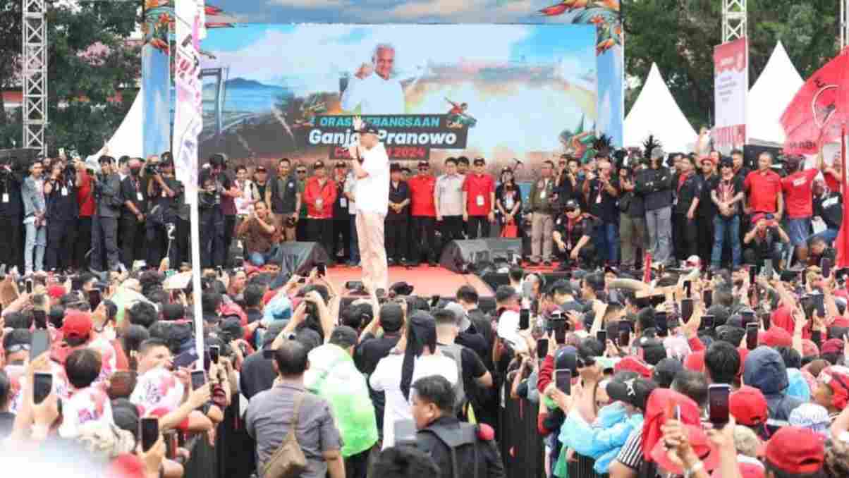 Sario Merah Total, Ganjar Pranowo Kobarkan Semangat Kemenangan Dari Manado