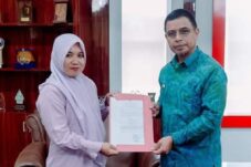 Abdul Mewengkang Jadi Plt Sekcam Bolangitang Barat, Sirajudin Harap Pejabat Baru Bisa Layani Masyarakat Dengan Baik