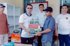 Serahkan Bantuan Untuk 4 Kelompok Usaha di Bolmut, Sirajudin Harap Bisa Bermanfaat Tingkatkan Ekonomi Rakyat