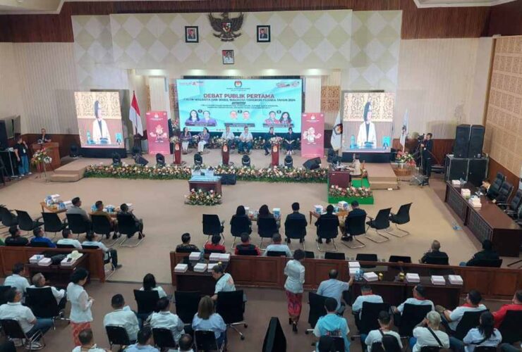 Tiga Paslon Walikota dan Wakil Walikota Tomohon Debat Publik Pertama