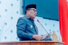 Pemda Bolmut Sampaikan Pengantar Nota Keuangan APBD 2025 Dalam Paripurna DPRD