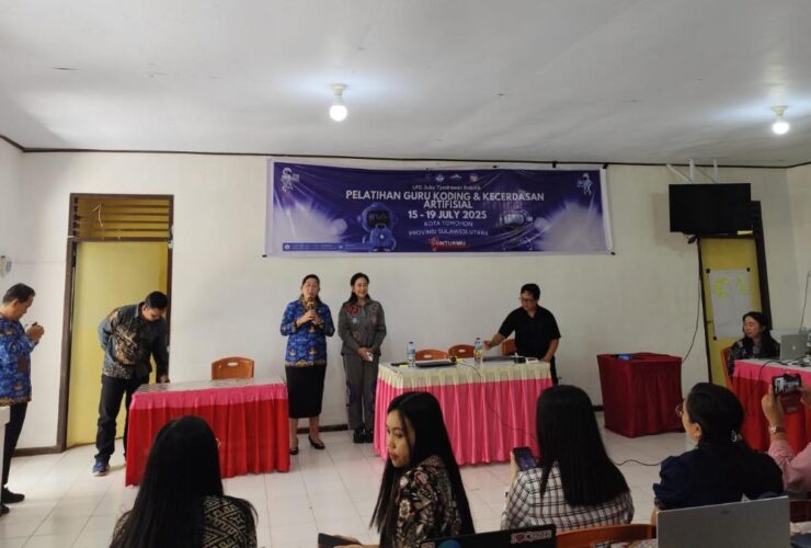 Puluhan Guru di Tomohon Diajari Koding dan AI oleh LPD Jully Tjindrawan Robotik