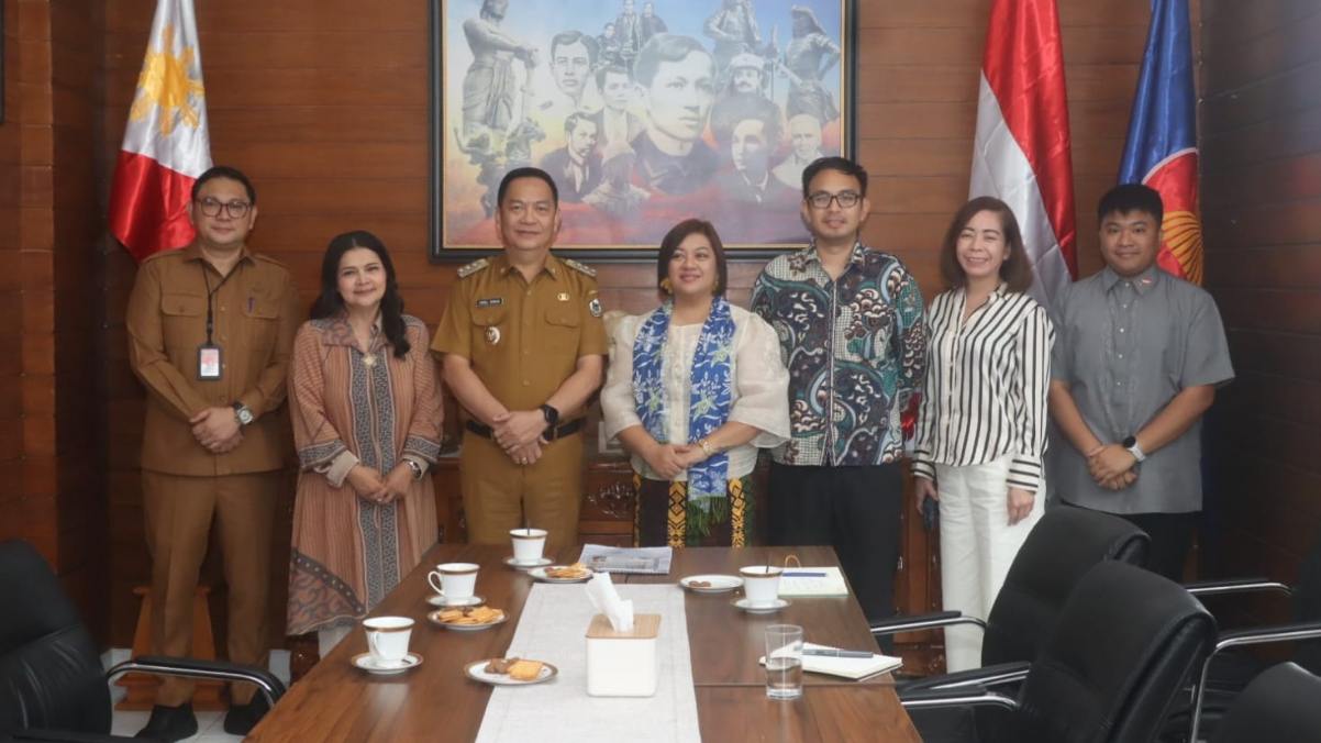 Caroll Senduk Audiensi Dengan Konjen Filipina Terkait TIFF 2025 di Tomohon