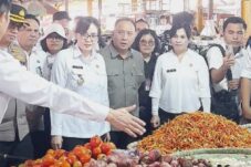 Bersama Wawali Tomohon, Ketua DRPD Sidak Pasar Wilken, Pastikan Ketersediaan dan Harga Bapok Terjangkau