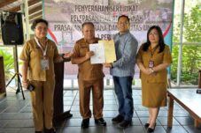 Grazia Residence Tomohon, menyerahkan Sertifikat Pelepasan Hak PSU ke Pemkot Tomohon