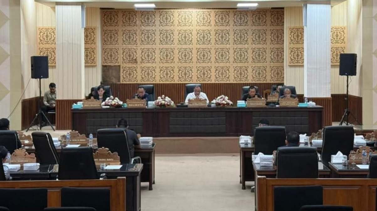 DPRD Tomohon Dengarkan Penjelasan Walikota Mengenai Ranperda APBD Tomohon 2026