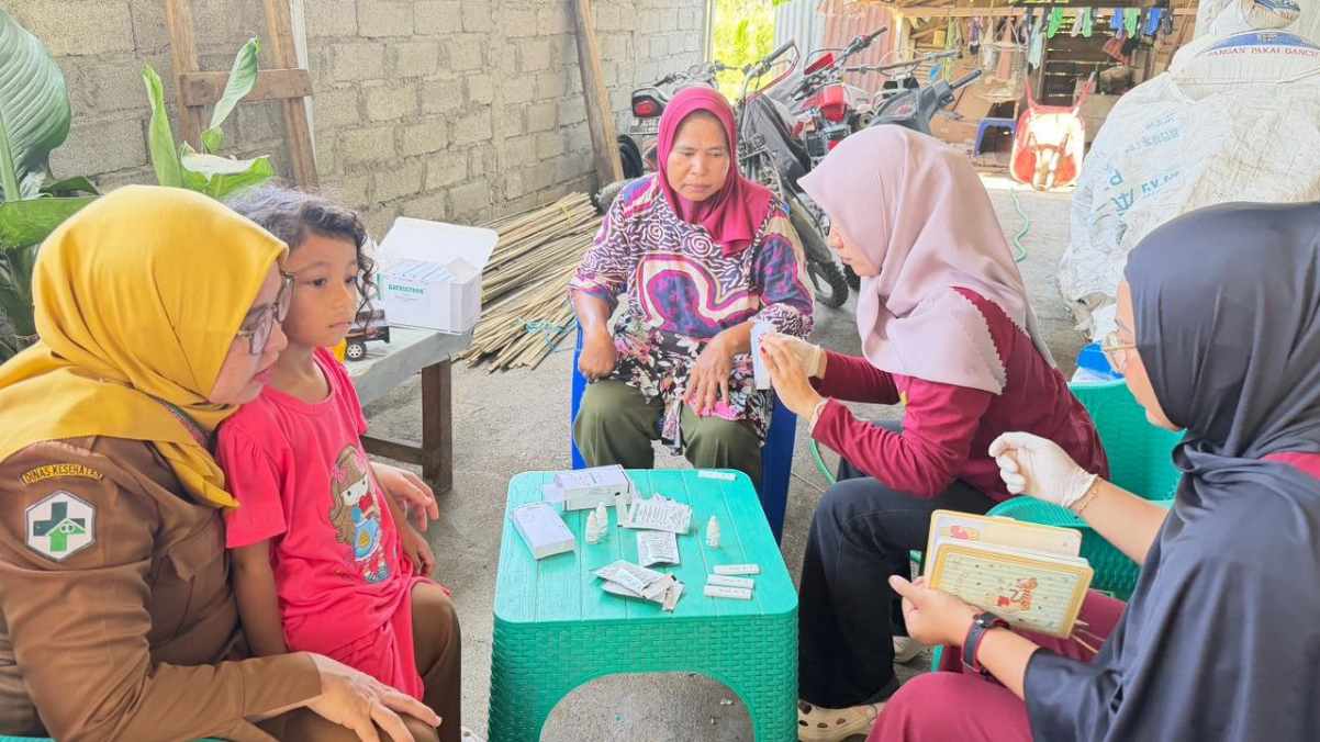Cegah Penyebaran Malaria, Dinkes Boltara Rapid Test dan Bagi Kelambu Berinsektisida ke Penderita