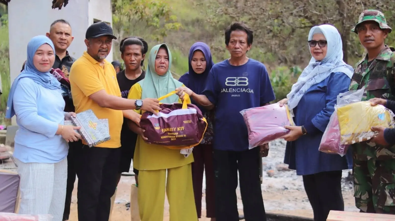 Pemda Boltara Salurkan Bantuan untuk Korban Kebakaran di Desa Ollot II