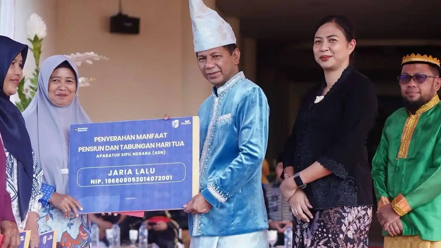 Peringati HUT Ke-62 Provinsi Sulut, Pemkab Boltara Gelar Upacara dan Penyerahan THT serta SK Pensiun
