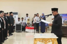 Tingkatkan Kinerja Birokrasi, Bupati Boltara Dr Sirajudin Lasena Lantik Pejabat Baru