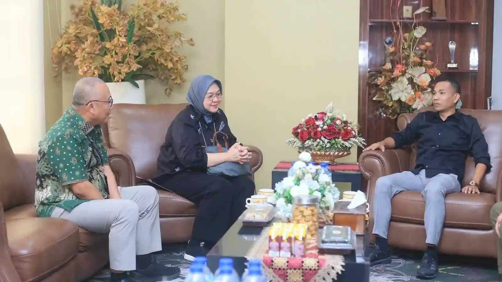 Plt Bupati Boltara Moh Aditya Pontoh Terima Kunjungan Kerja Group Head Pemasaran BSG