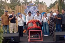 Randito Maringka, Wali Kota Bitung Hengky Honandar Buka Festival Pesona Selat Lembeh